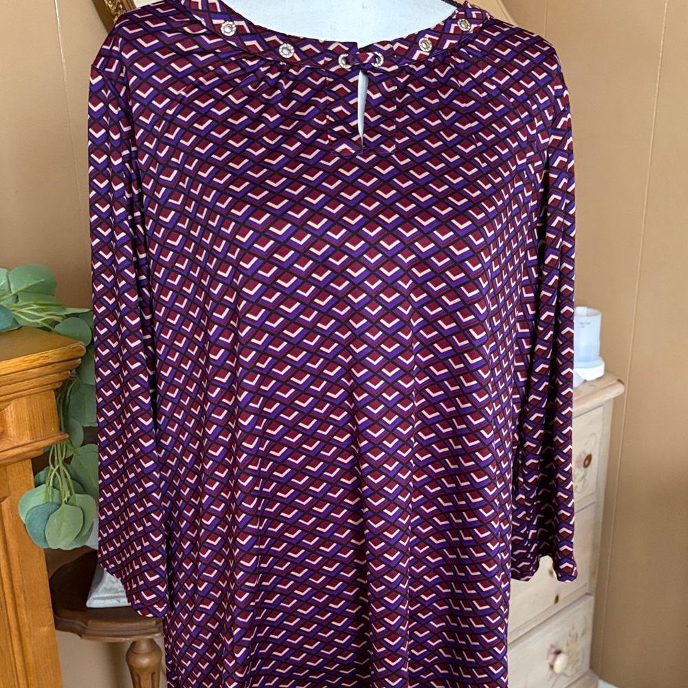 Geometric Patterned Colorful Women's Top - Picture 4 of 5